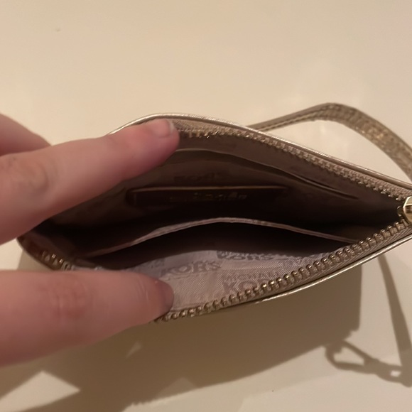 Michael Kors wristlet - Picture 5 of 5